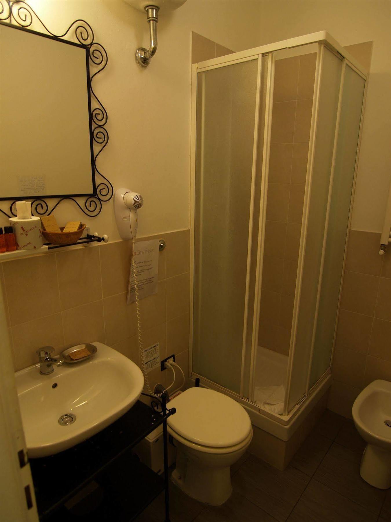 Happy Stay Guesthouse Roma Ngoại thất bức ảnh